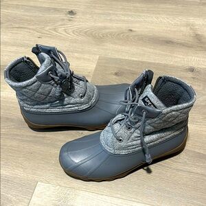Sperry women’s Gray Duck Boots